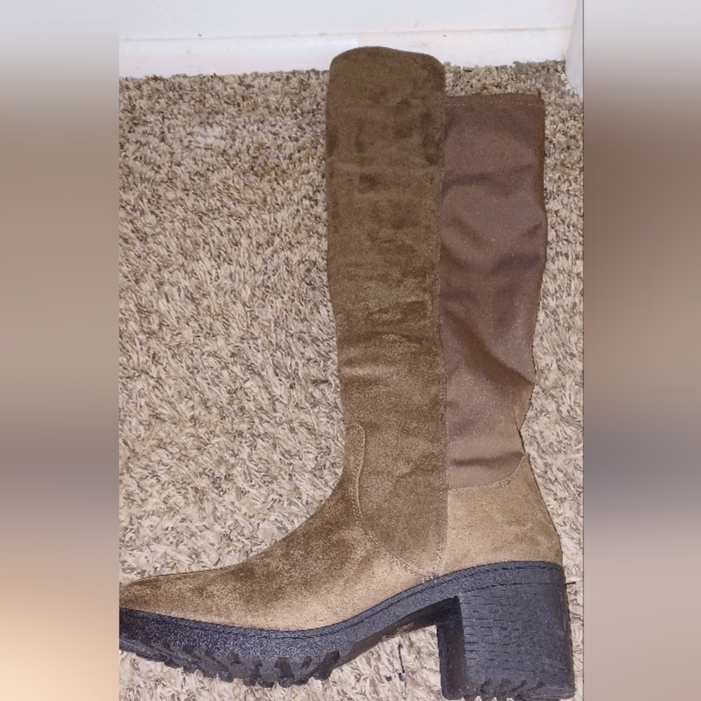 Knee high stretch boots